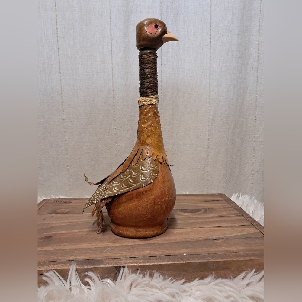 Vintage Italian Pigeon Decanter - Picture 6 of 7